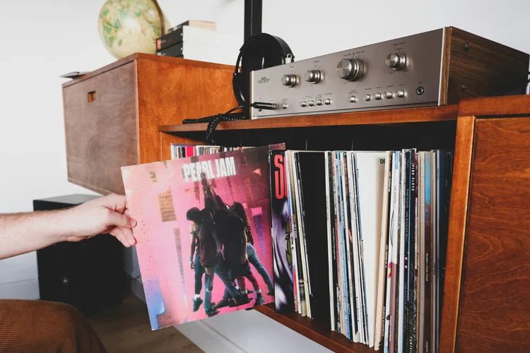How to Start a Vinyl Collection in 2026 | Beginner's Guide to Record Collecting - Maple City Music